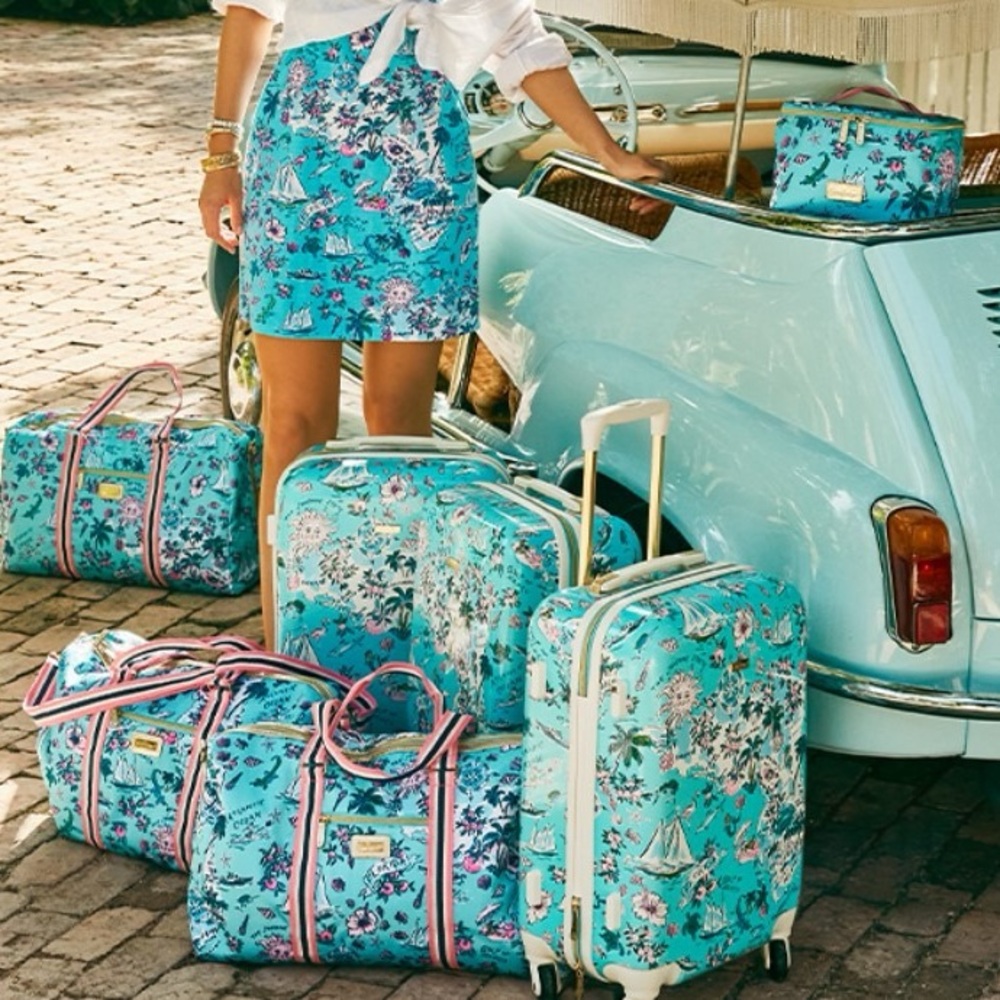 NWT✨Lilly Pulitzer Road Trip Special Edition Tropical Blue Pink Getaway Bag RARE - Picture 11 of 13